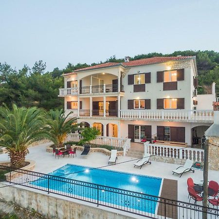 Villa Iz Вели-Иж Экстерьер фото
