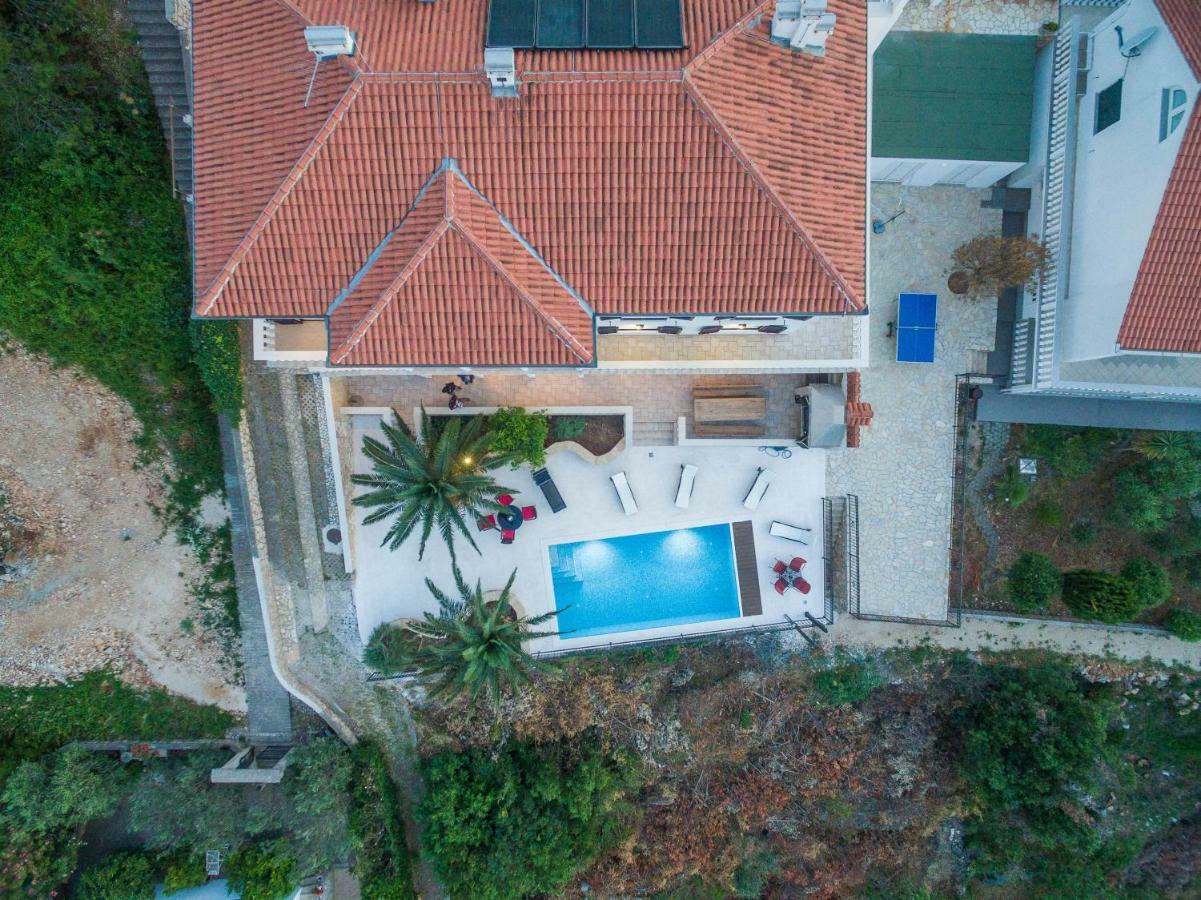Villa Iz Вели-Иж Экстерьер фото