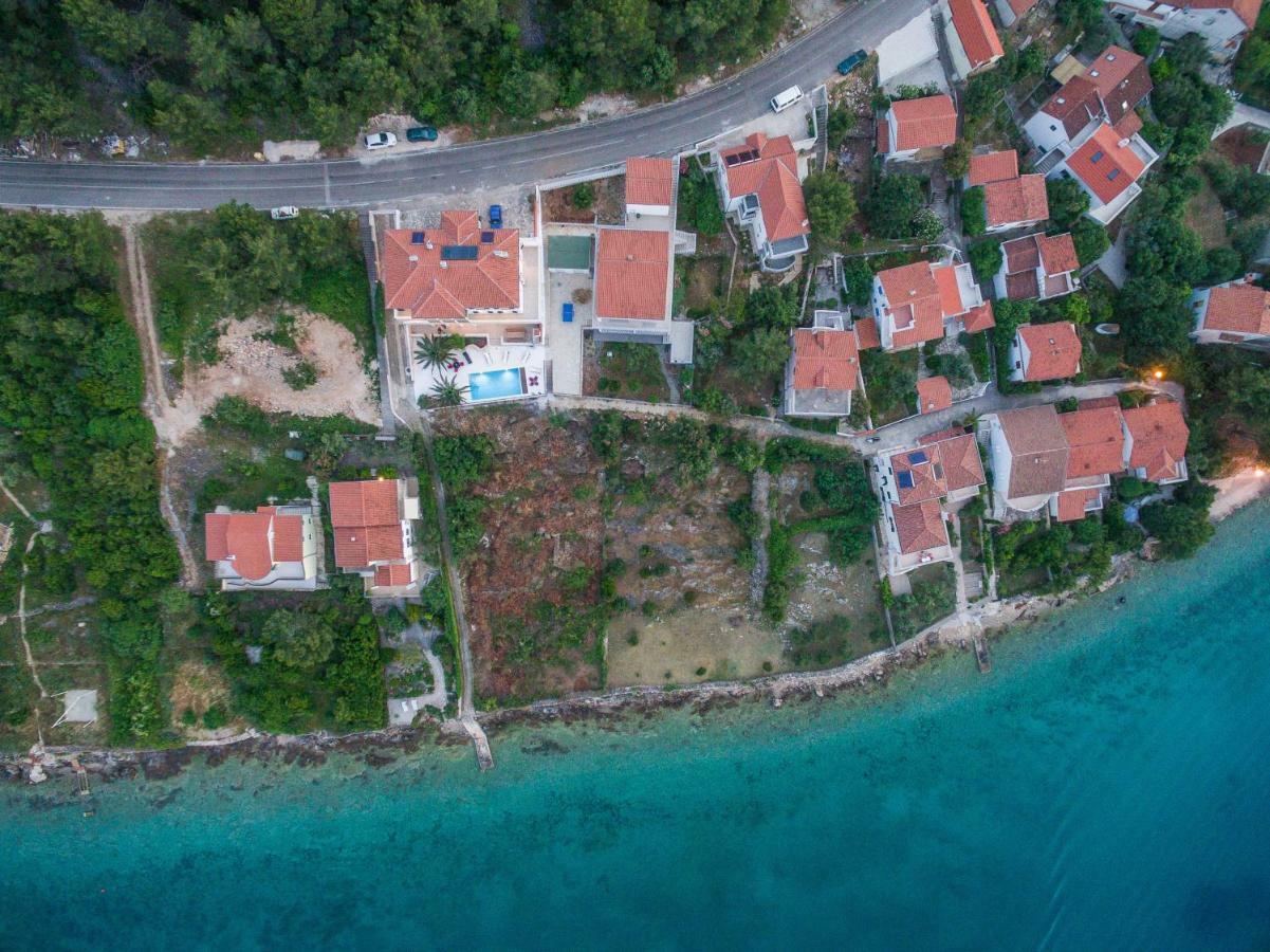 Villa Iz Вели-Иж Экстерьер фото